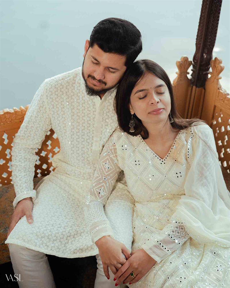 Rajath & Amrutha photographed by VASL