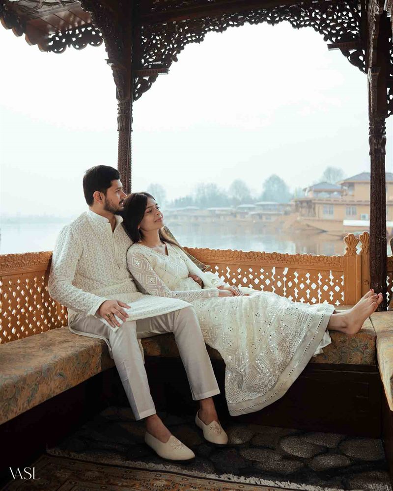 Rajath & Amrutha photographed by VASL